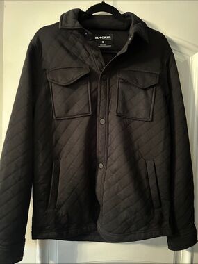 Dakine Black Quilted Field Jacket with Pockets and Snap buttons